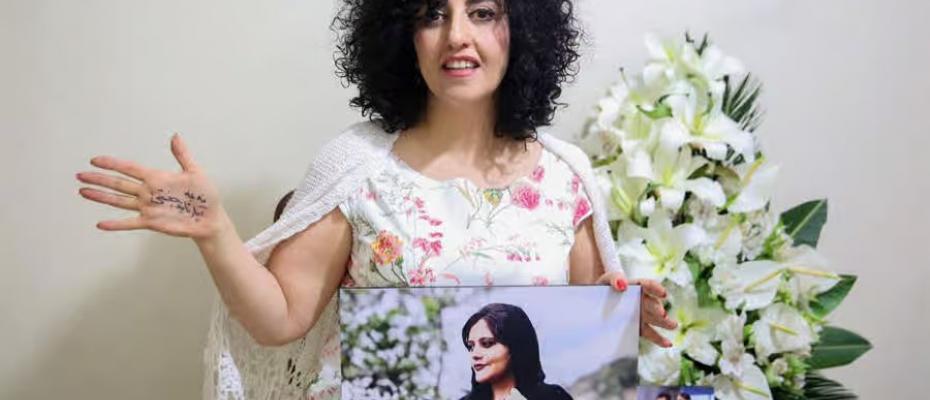 Narges Mohammadi Sentenced to Seven and a Half Years in Prison