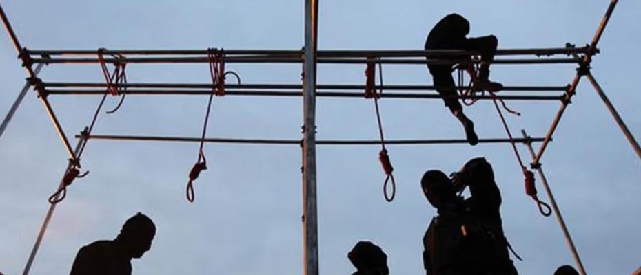 سازمان عفو بین‌الملل اعلام کرد اطلاعاتی درباره حداقل ۳۰ نفر از جمله دو کودک ۱۷ساله گردآوری کرده که در پی سرکوب اعتراضات دی‌ماه محاکمه شده و با خطر مجازات اعدام روبه‌رو هستند.